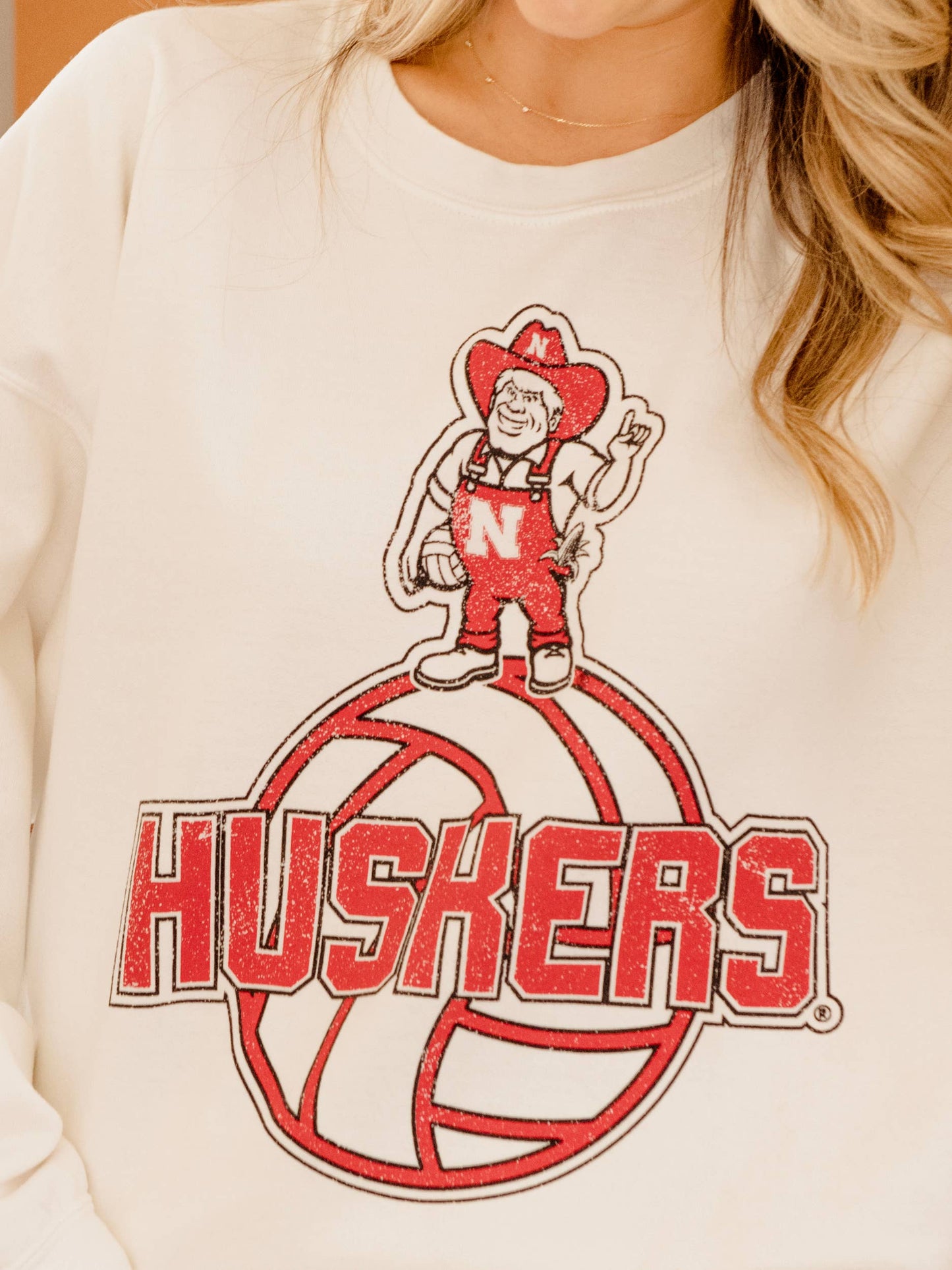 Nebraska Huskers Volleyball Mascot Wht Thrifted Sweatshirt